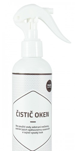 Čistič okien a zrkadiel s protizahmlievacím efektom